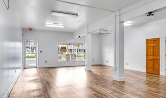51 Market St A, Apalachicola, FL 32320