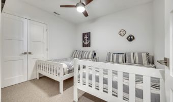 570 Linden Dr 104, Arnolds Park, IA 51331
