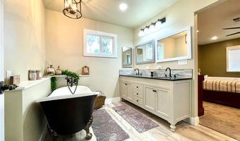 2246 Windsor Dr, Henderson, NV 89014