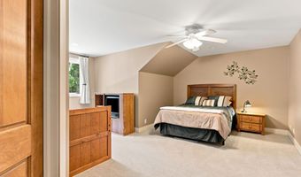3235 Lakeview Dr, Allegan, MI 49010
