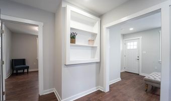 16 PAROLE St, Annapolis, MD 21401