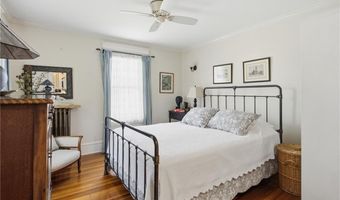 6 Brooks Ave, Newport, RI 02840