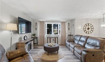 37 Carriage Rd, Cranston, RI 02920