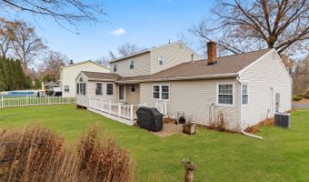 11 Westchester Dr, Albany, NY 12205
