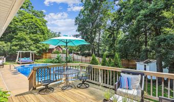 6916 PACIFIC Ln, Annandale, VA 22003