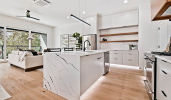 206 NW 9th St, Bentonville, AR 72712
