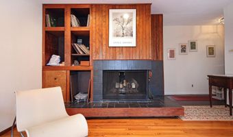 222 Red Hill Rd, Middletown, NJ 07748