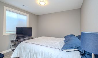 1105 Hunter Ct, Adel, IA 50003