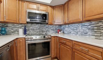 2400 CLARENDON Blvd 815, Arlington, VA 22201