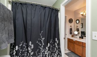 2826 SW Village Cir, Ankeny, IA 50023