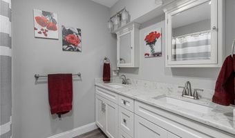365 W Wrentham Rd, Cumberland, RI 02864