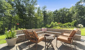 71 Olde Orchard Rd, Clinton, CT 06413