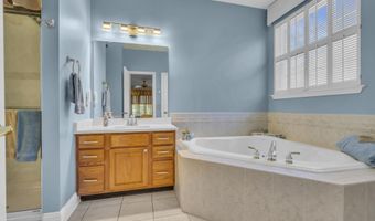 40 Bunker Hill Dr, Allentown, NJ 08501