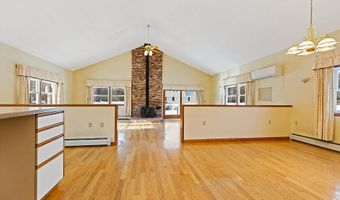 9 Snug Harbor Rd, Belgrade, ME 04917