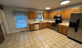 106 SHORE Dr, Big Sandy, TN 38221