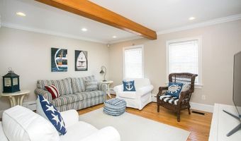 45 Holland St, Newport, RI 02840