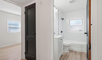 1074 S James Rd, Columbus, OH 43227