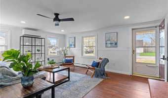 4 Sherbrooke Rd, Barrington, RI 02806