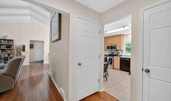 19 Sugar Maple Trl, Madison, WI 53717
