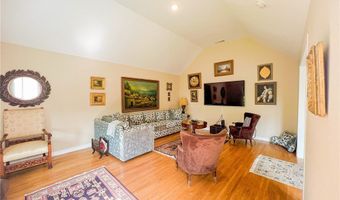 542 N Kilkea Dr, Los Angeles, CA 90048