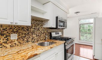 3334 WOODBURN VILLAGE Dr 33, Annandale, VA 22003