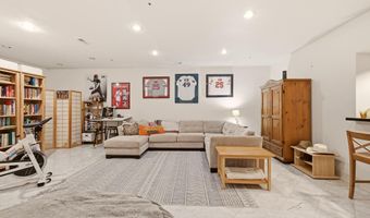 5803 MADAKET Rd, Bethesda, MD 20816