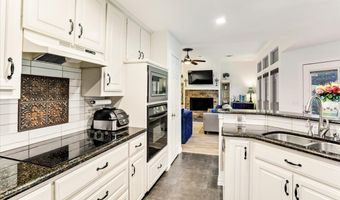 416 Hurricane Creek Cir, Anna, TX 75409