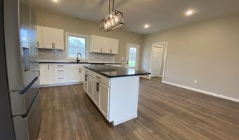 10 Trinton Ave, Bedford, IN 47421