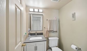 190 Lake Dr S, Algonquin, IL 60102
