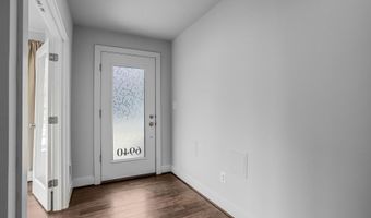 6940 ROCKLEDGE Dr, Bethesda, MD 20817