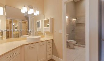 3525 Magellan Cir 626, Aventura, FL 33180