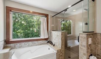 305 Oak Top Ct, Ballwin, MO 63021