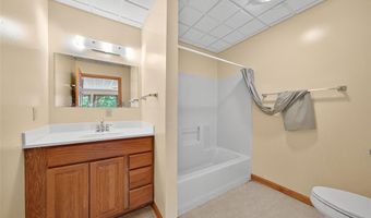 1074 Boone Woods Trl, Augusta, MO 63332