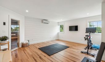 239 A Foreside Rd, Falmouth, ME 04105