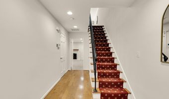 8 SANGAMORE Ct, Bethesda, MD 20816