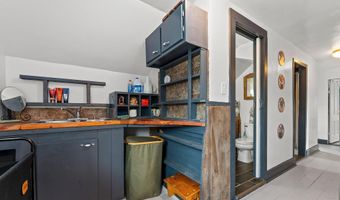 1215 NAVARINO St, Algoma, WI 54201