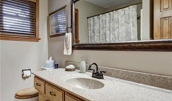 3050 Gaineswood Ave, Baxter Springs, KS 66713