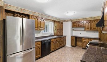 32 Briarwood Rd, Lincoln, RI 02865