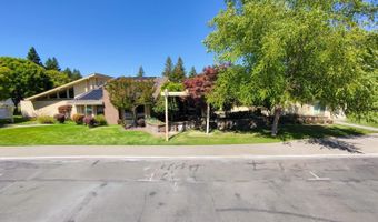 2737 Lakeview Dr, Santa Rosa, CA 95405