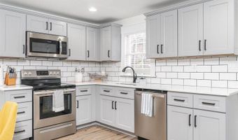 412 1st St, Apex, NC 27502