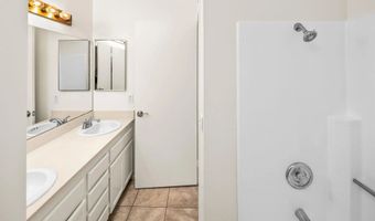 2033 FIESTA Gln, Escondido, CA 92027