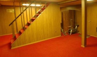 7 Miles Ave, Albertson, NY 11507