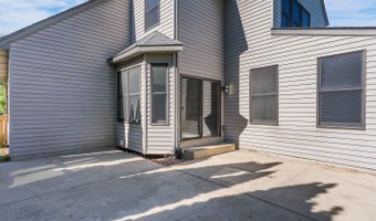 521 Ridgewood Dr, Antioch, IL 60002