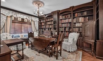 82 W 34TH St, Bayonne, NJ 07002