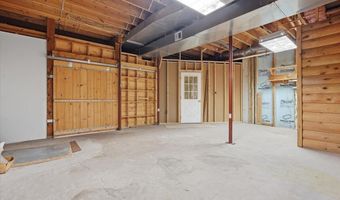 14 E Point Rd, Albrightsville, PA 18210