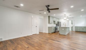 220 Rolling Hills Dr, Aledo, TX 76008