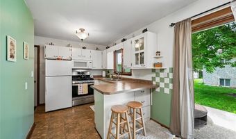 300 S Oak St, Anamosa, IA 52205