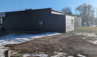 103 5th St, Watertown, SD 57201