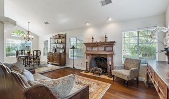 2655 Kauana Loa Dr, Escondido, CA 92029