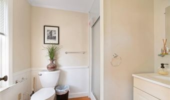 15 Thomas St, North Providence, RI 02911